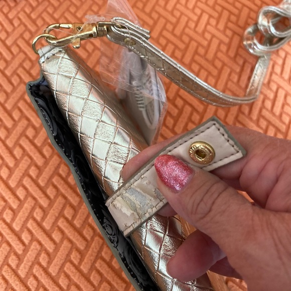 Adrienne Vittadini Wallet crossbody purse and phone charging cord - Picture 5 of 7